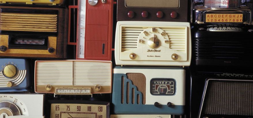 Transformasi Radio ke Digital (Streaming & Podcast): Adaptasi Media di Era Modern