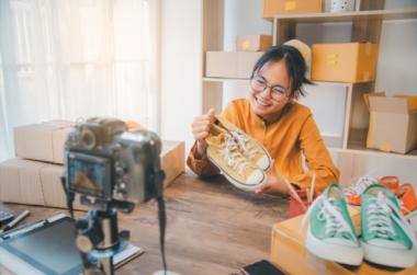 Review oleh Blogger: Narasi Pengalaman yang Menjadi Rujukan Konsumen Masa Kini