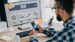 Buatkan artikel tentang Karir Cemerlang SEO Specialist di Berbagai Perusahaan
