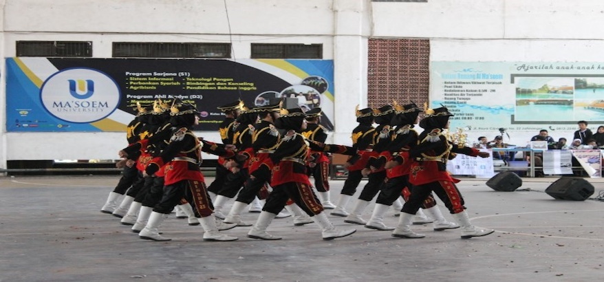 Pengalaman Siswa Boarding School dalam Meningkatkan Kemampuan Bahasa Inggris: Boarding School Al Masoem Bandung