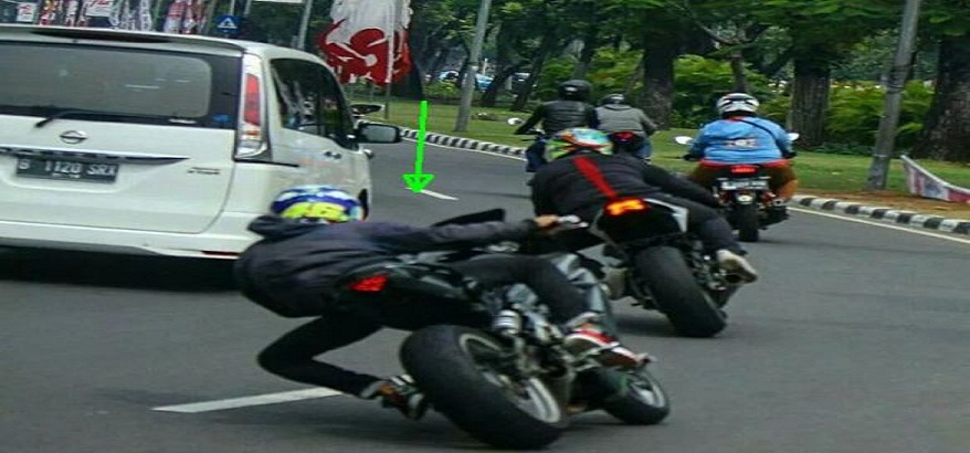 3 Bahaya Cornering ala MotoGP di Jalan Raya