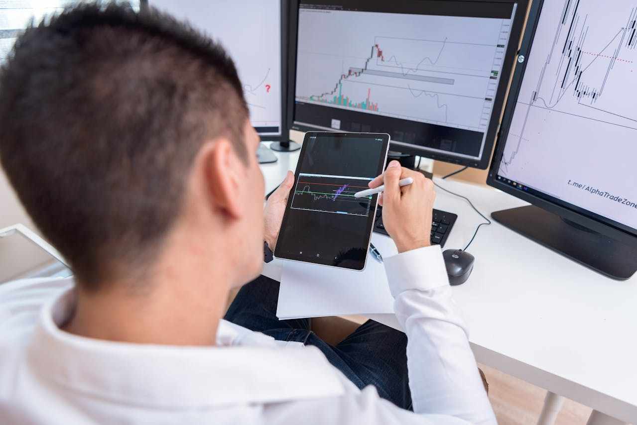 Memantau Bisnis Kapan Saja dan di Mana Saja dengan Website Mobile yang Efektif